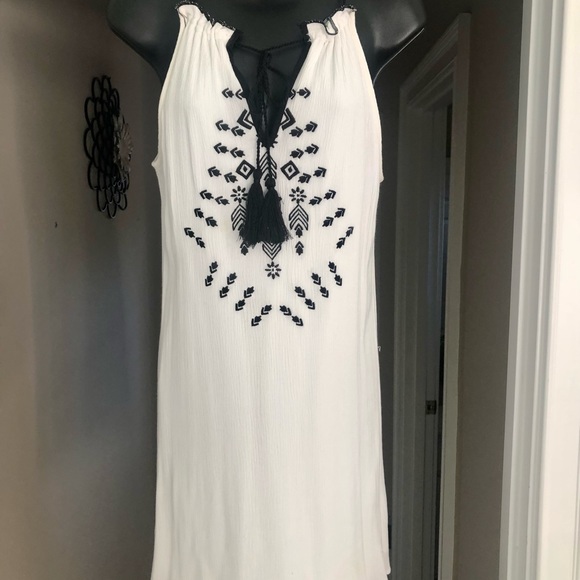 😎 Cute Summer Dress 😎 - Picture 2 of 4